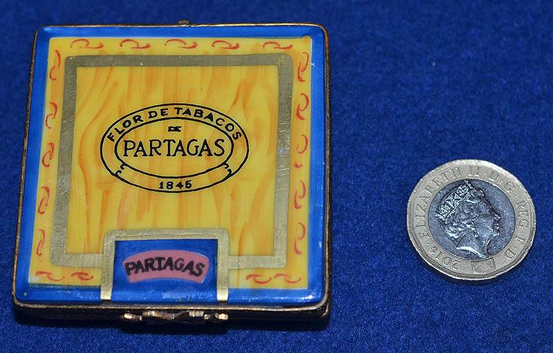 MINIATURE ADVERTISING CERAMIC CIGAR BOX.